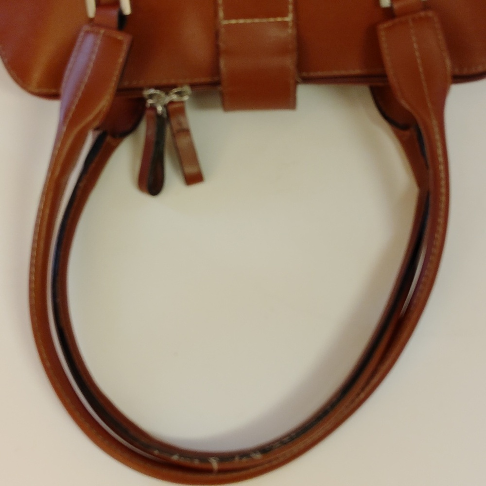 Elegant Burgundy Leather Handbag - Picture 7 of 13